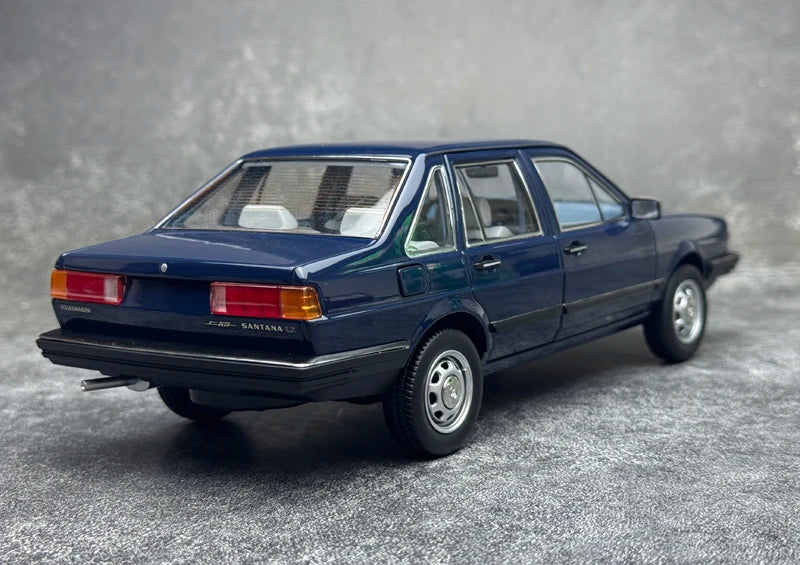 1:18 Volkswagen1983 Santana B2