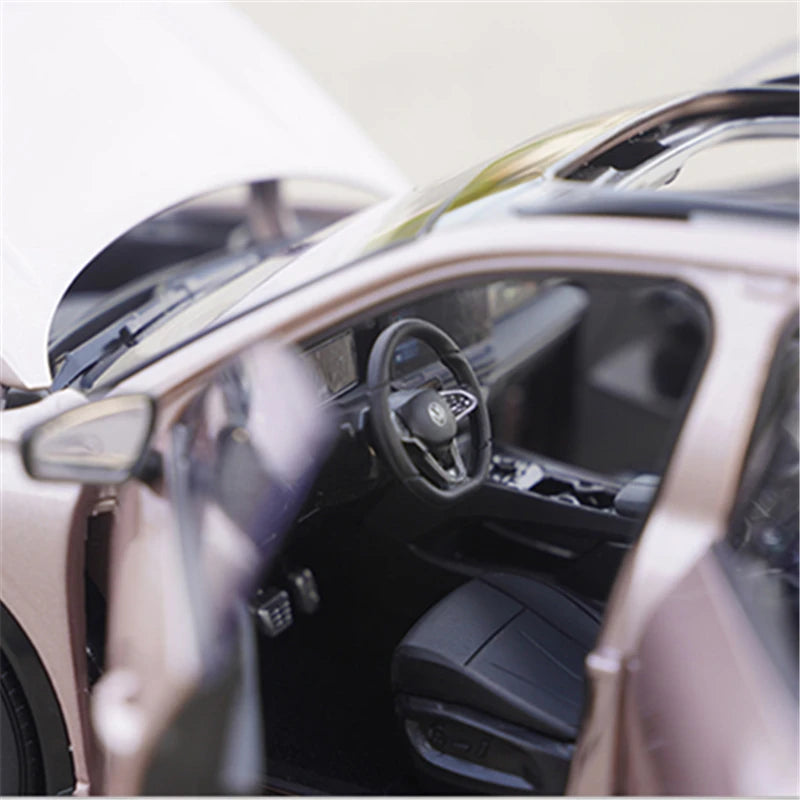 1:18 Volkswagens Tiguan L PRO