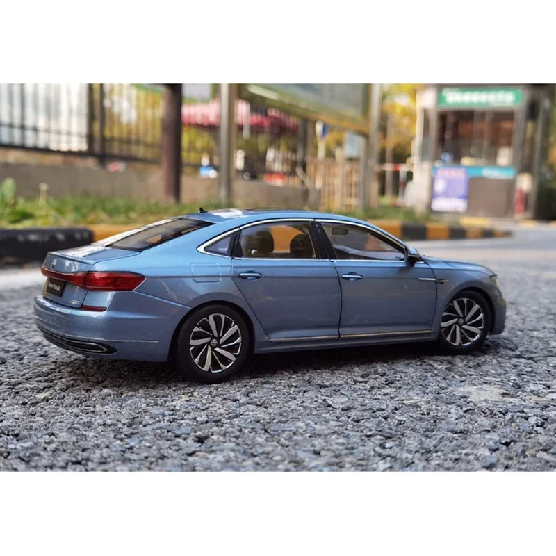 1:18 Volkswagen Passat 2022