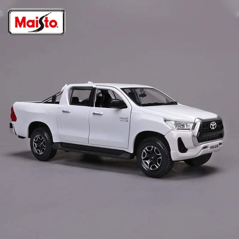 1:27 Toyota Hilux