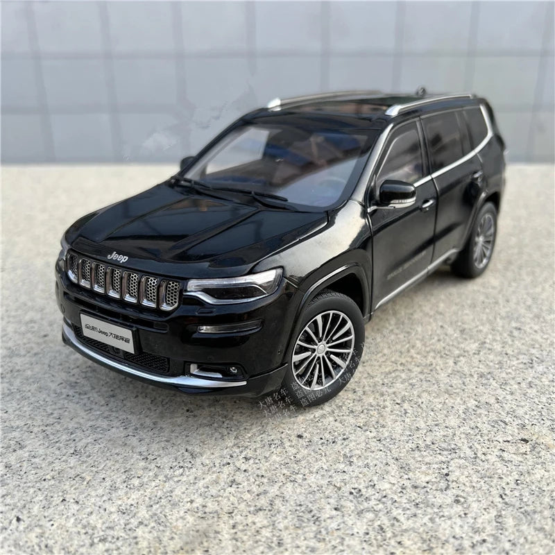 1:18 Jeep Grand Commander