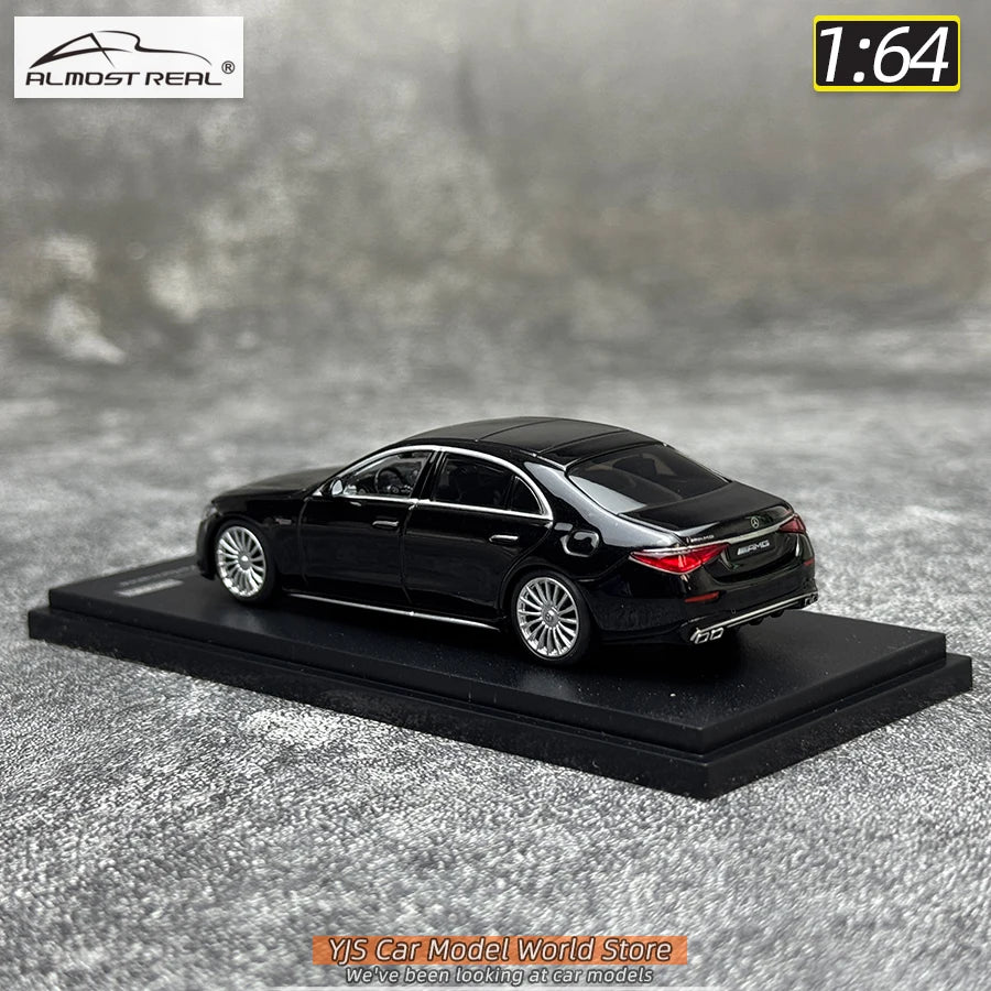1:64 Mercedes-Benz S63 E Performance 2023