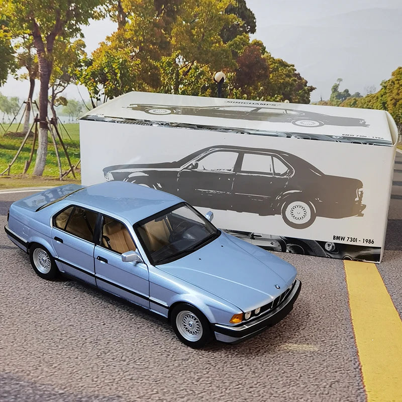 1:18 BMW 7 Series E32 730i 1986