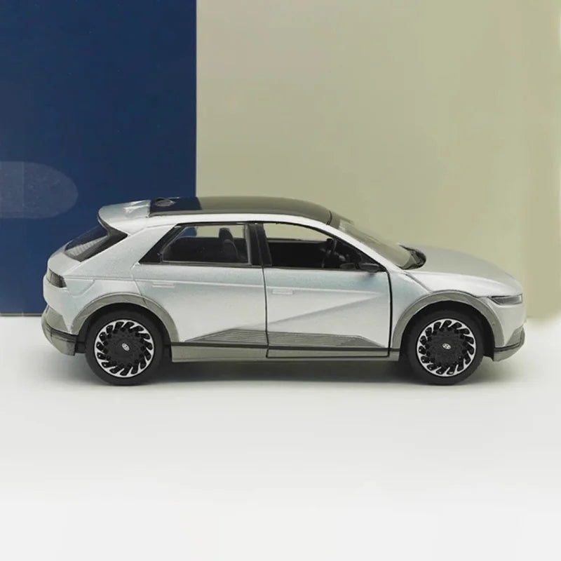 1:38 Huyndai IONIQ 5