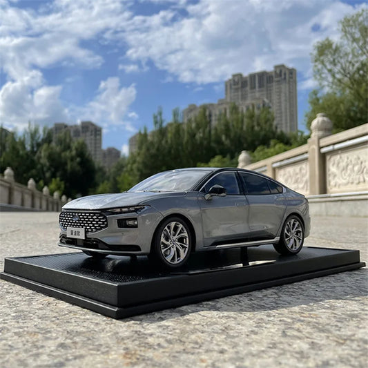 1:18 Ford Mondeo 2022