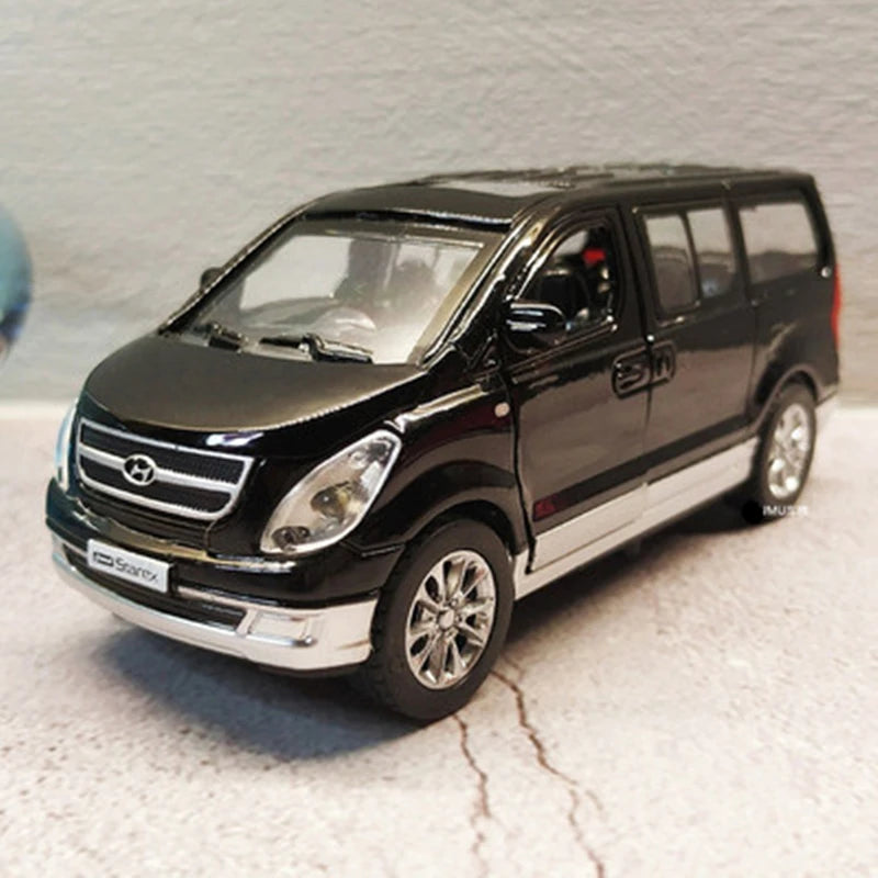 1:32 Hyundai H-1 Grand Starex