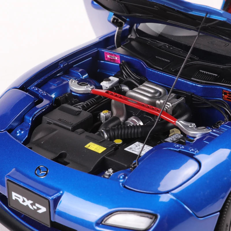 1:18 Mazda RX7