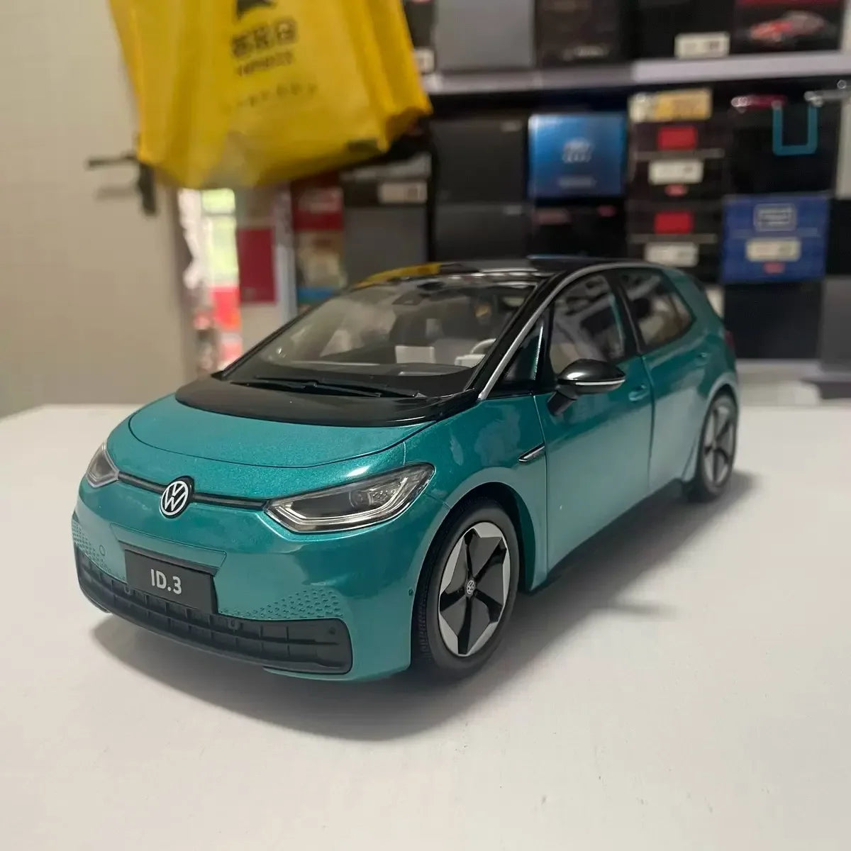 1:18 Volkswagen ID.3 Pure Electric