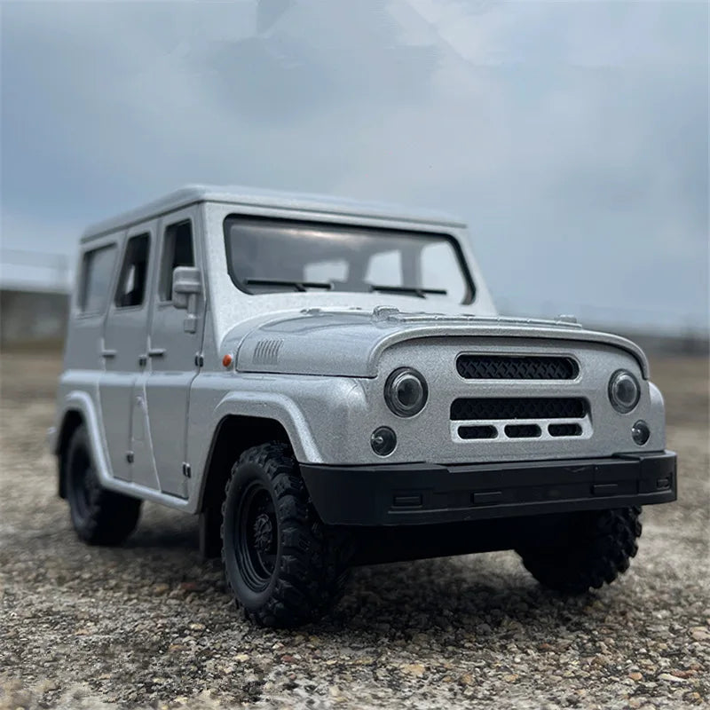 1:18 UAZ Hunter