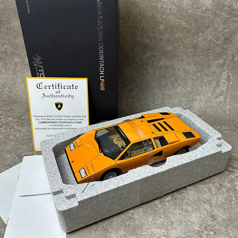 1:18 Lamborghini Countach LP400