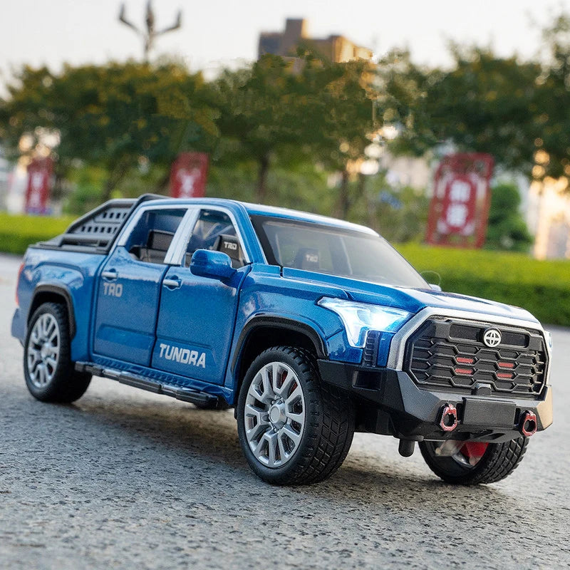 1:32 Toyota Tundra
