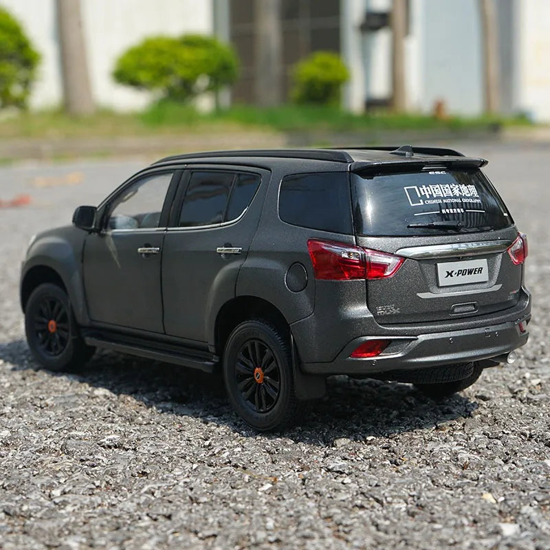 1:18 ISUZU MU-X Off-road Vehicle