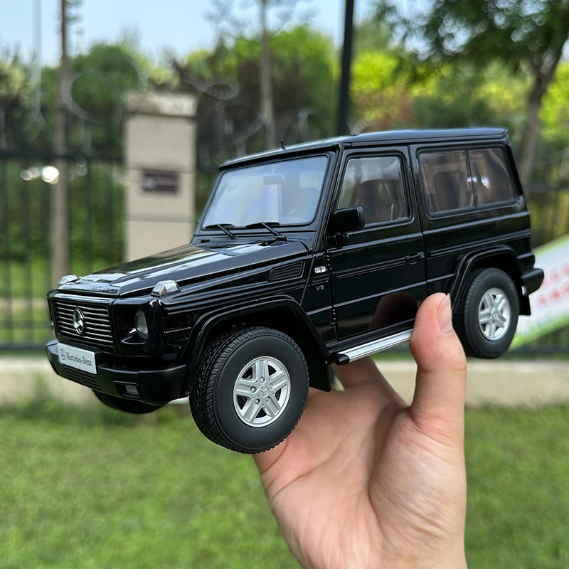 1:18 Mercedes G500 1998