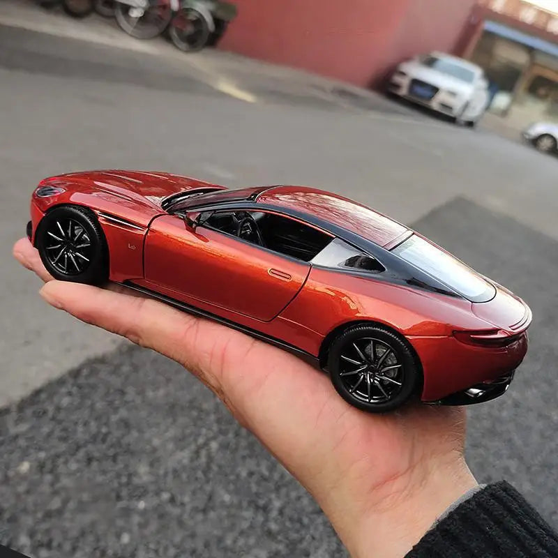 1:24 Aston Martin DB11