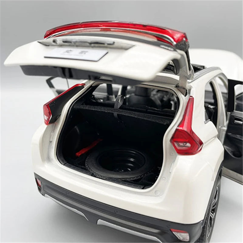 1:18 Mitsubishi Eclipse Cross