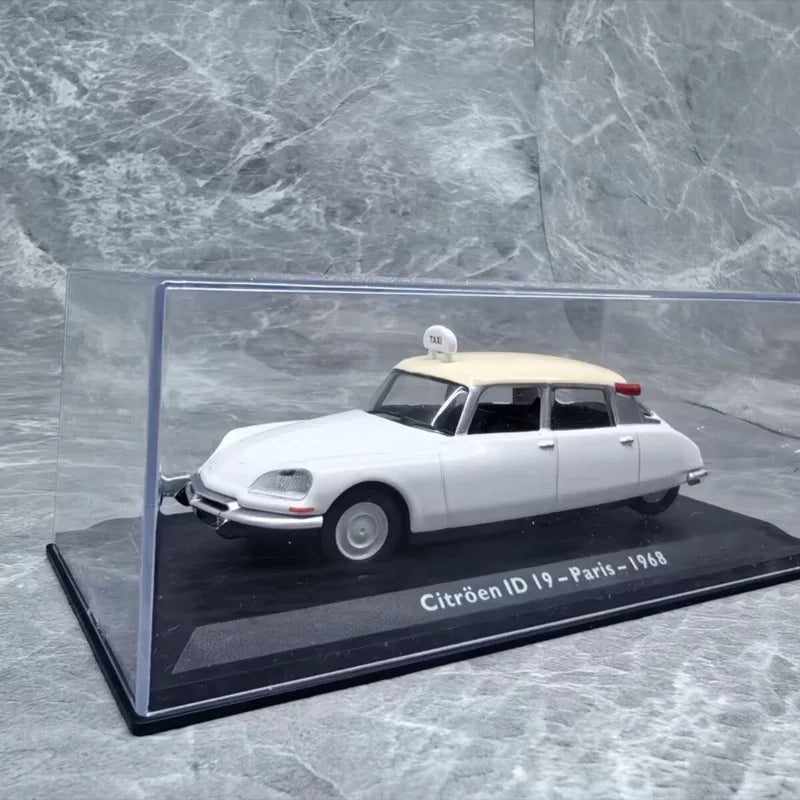 1:43 Citroen ID 19 Paris 1968