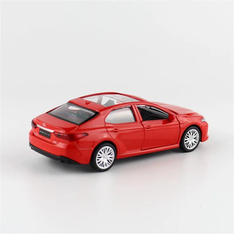 1:43 TOYOTA Camry