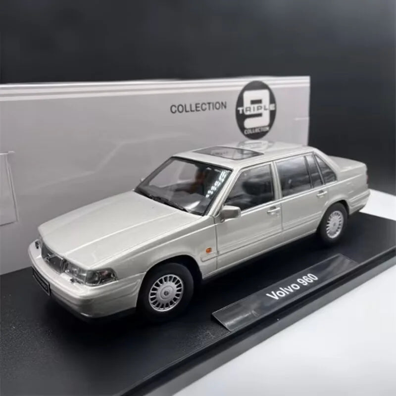 1:18 Volvo 960