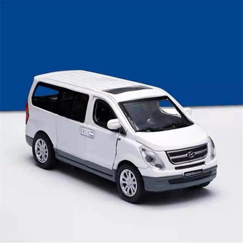 1:32 Hyundai H-1 Grand Starex