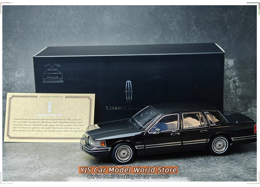 1:18 Lincoln TOWNCAR