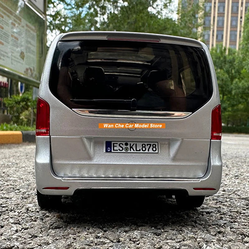 1:18 Mercedes-Benz V260 Viano MPV V-Class