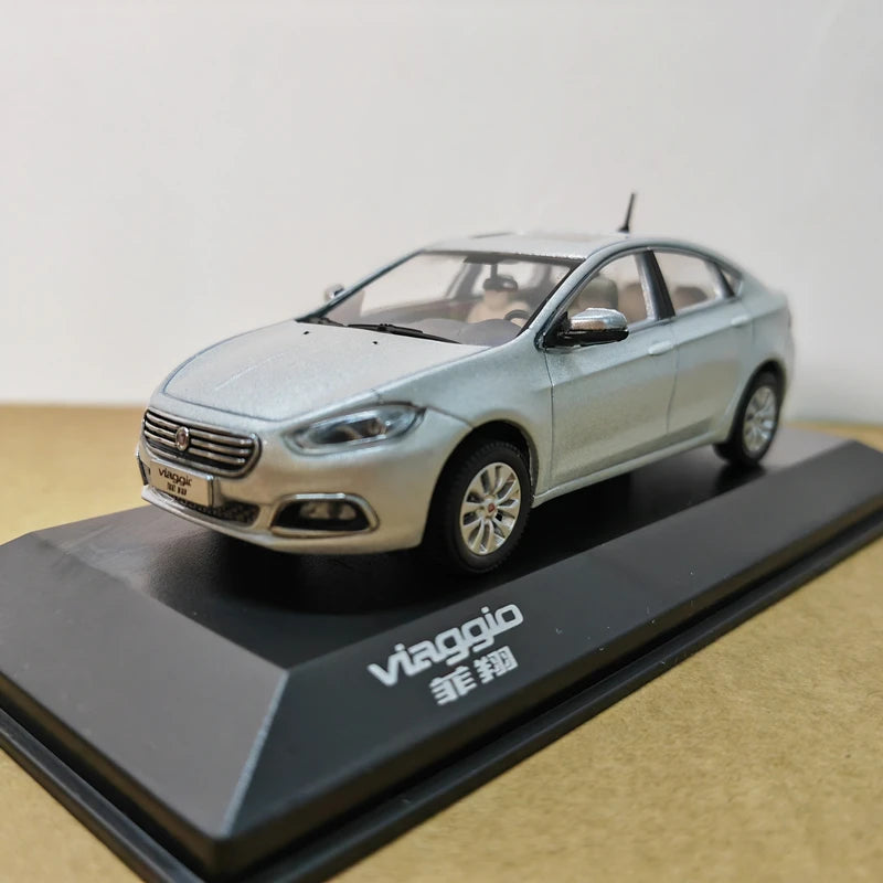 1:43 FIAT Viaggio