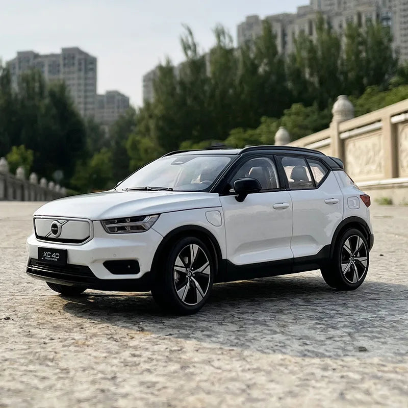 1:18 2023 Volvo XC40
