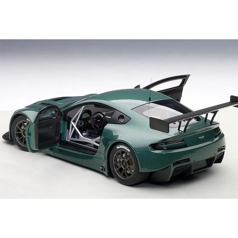 1:18 ASTON MARTIN VANTAGE V12 GT3 2013