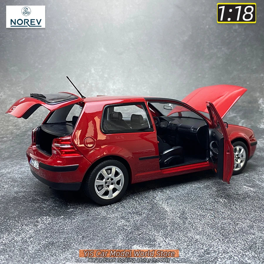 1:18 Volkswagen Golf MK4 2002