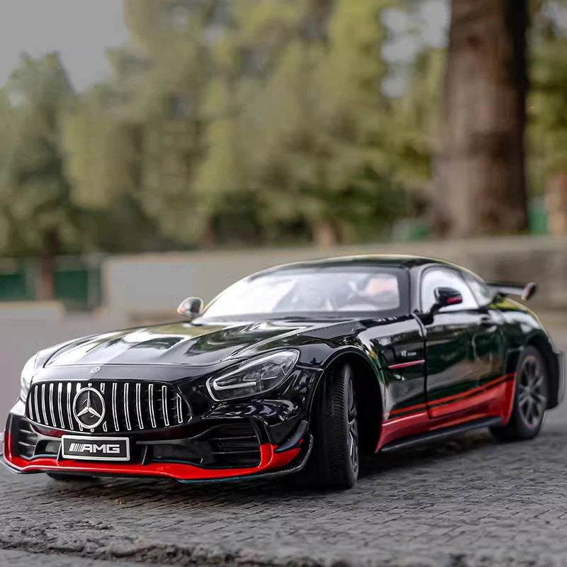1:18 Mercedes Benz GTR
