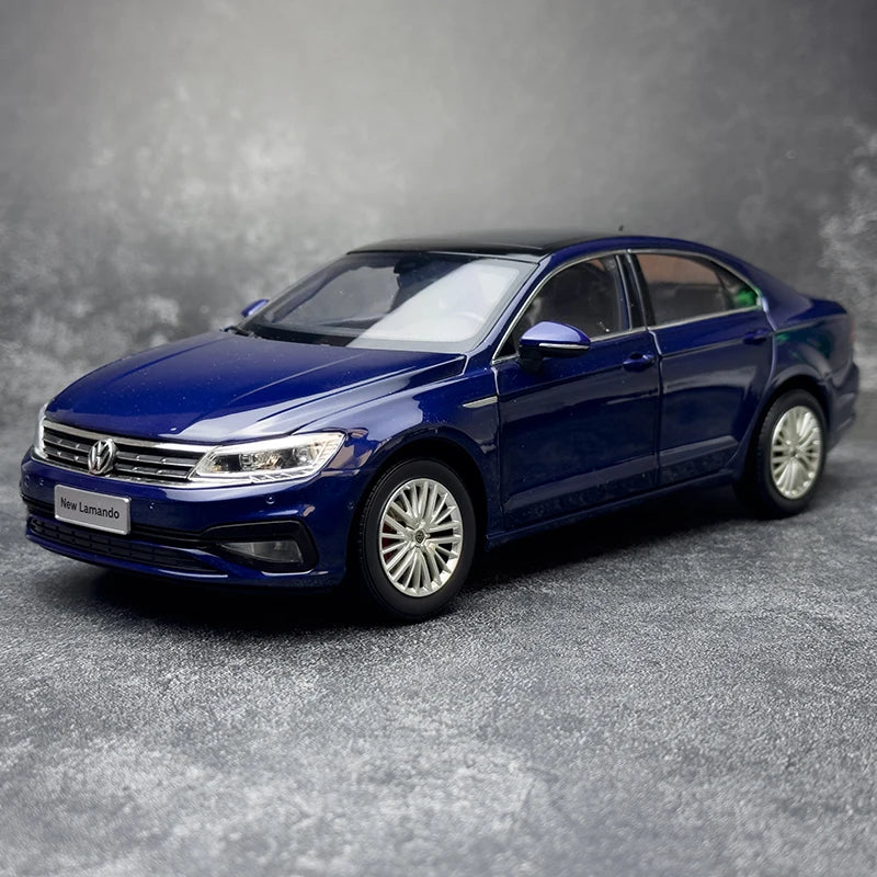 1:18 scale Volkswagen New Lamando Alloy car model sedan Metal material Holiday gift Send to a friend Collect Static ornament