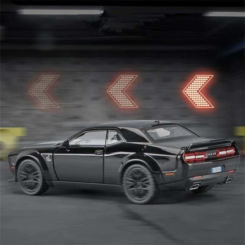 1:32 Dodge Challenger SRT