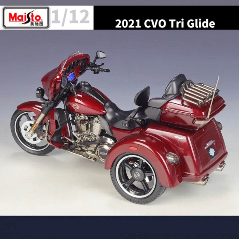 1:12 Harley Davidson 2021 CVO Tri Glide
