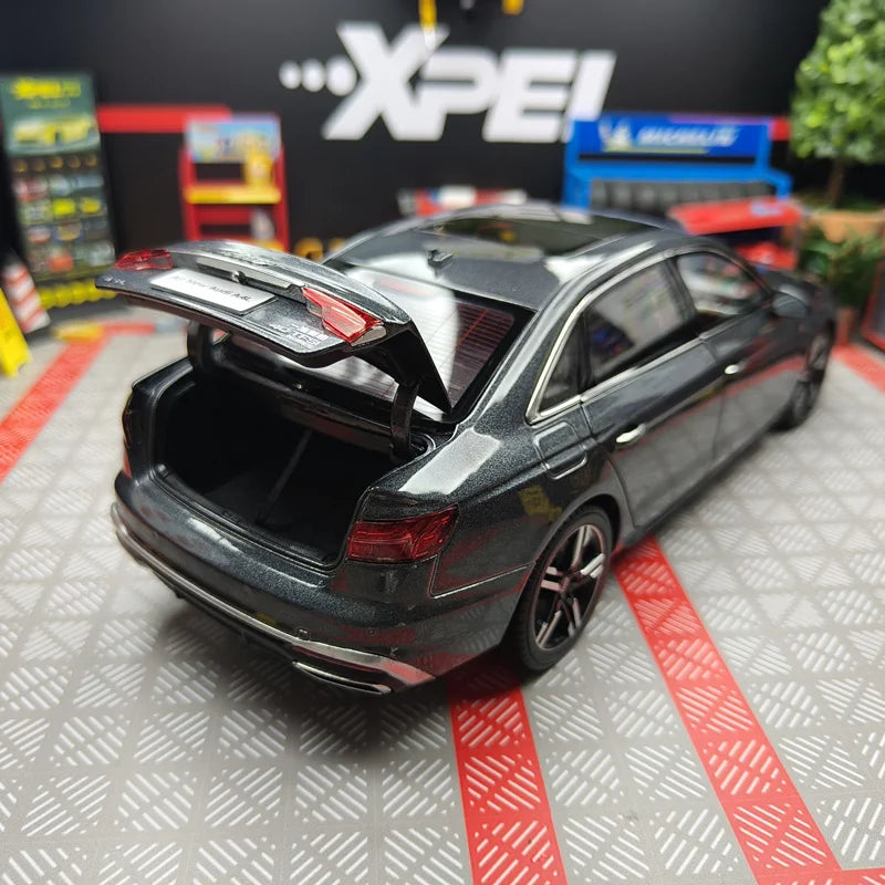 1:18 Audi A4