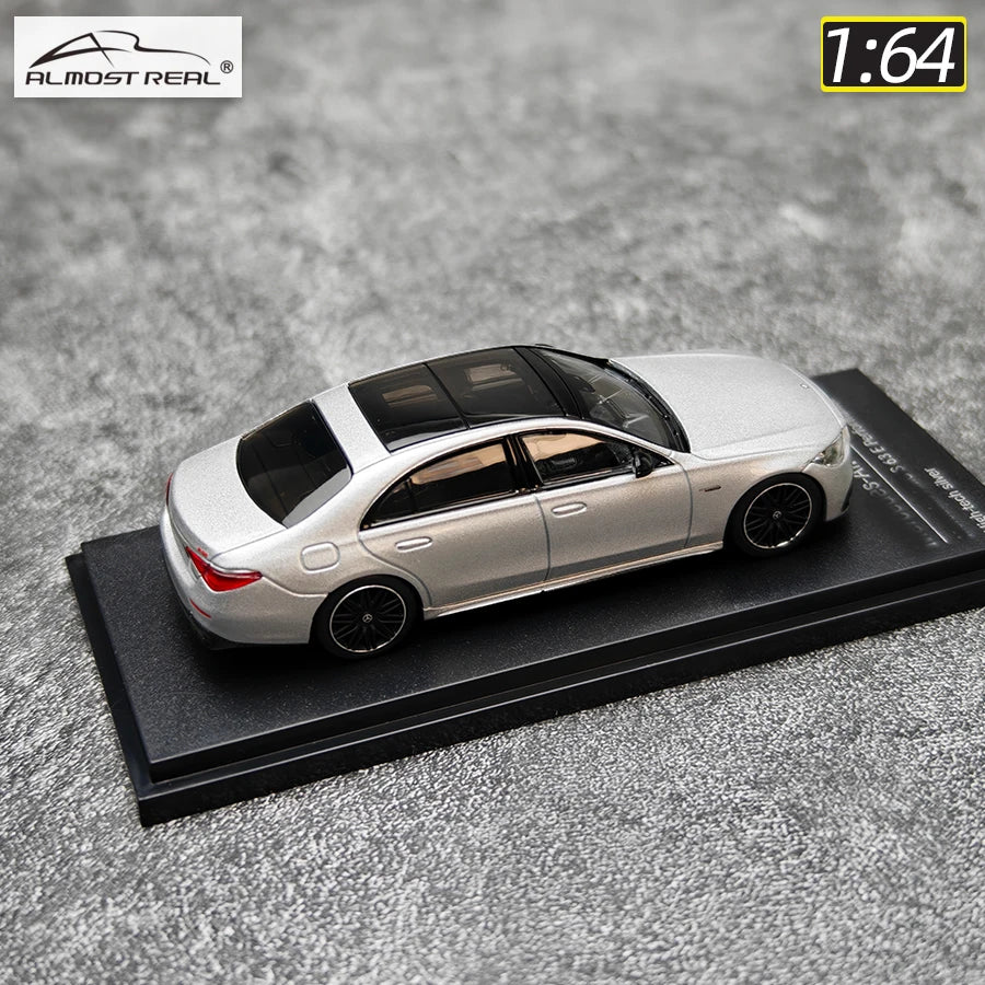 1:64 Mercedes-Benz S63 E Performance 2023