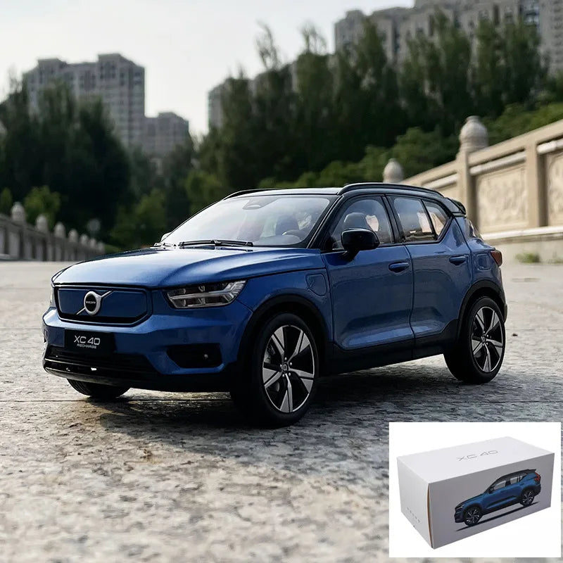 1:18 2023 Volvo XC40