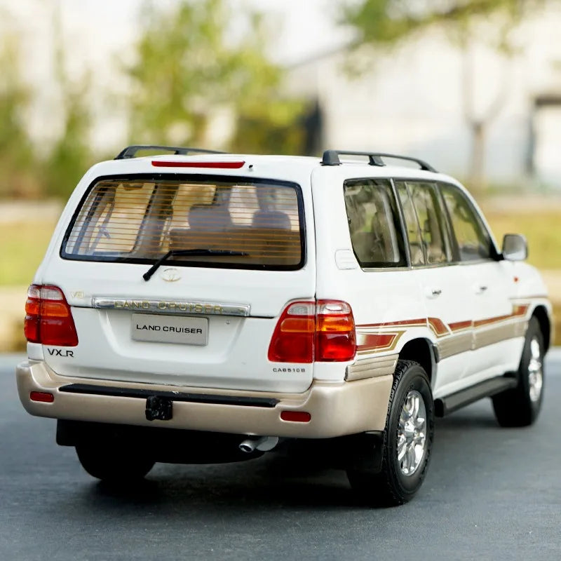1 :18 Toyota Land Cruiser LC100