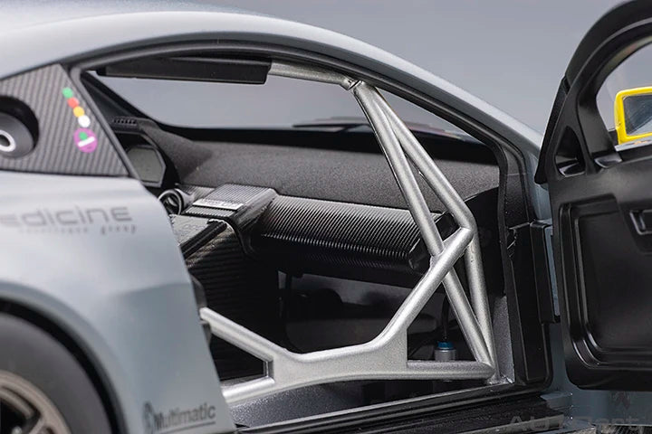 1:18 Aston Martin Vantage GT3