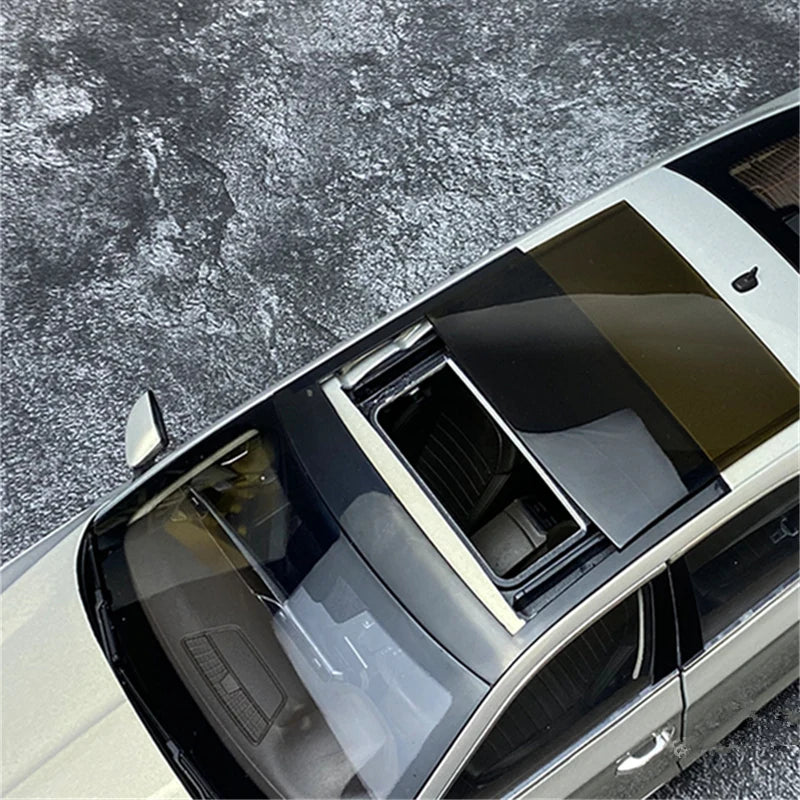 1:18 SKODA SUPERB