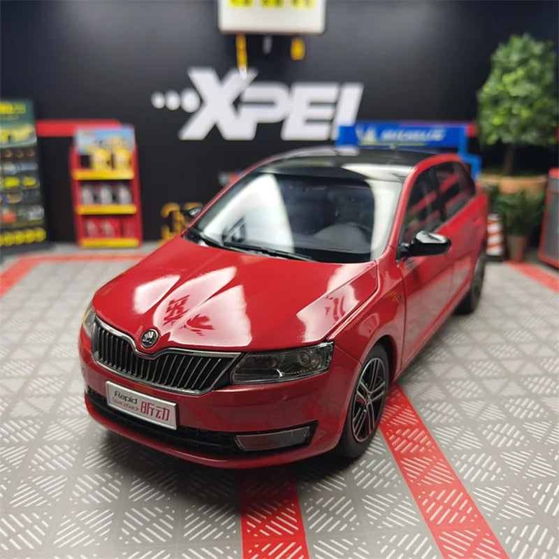 1:18 SKODA Rapid Spaceback