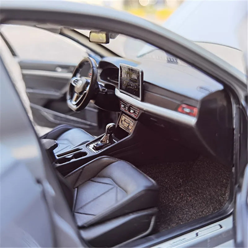 1:18 Volkswagen Lavida Plus