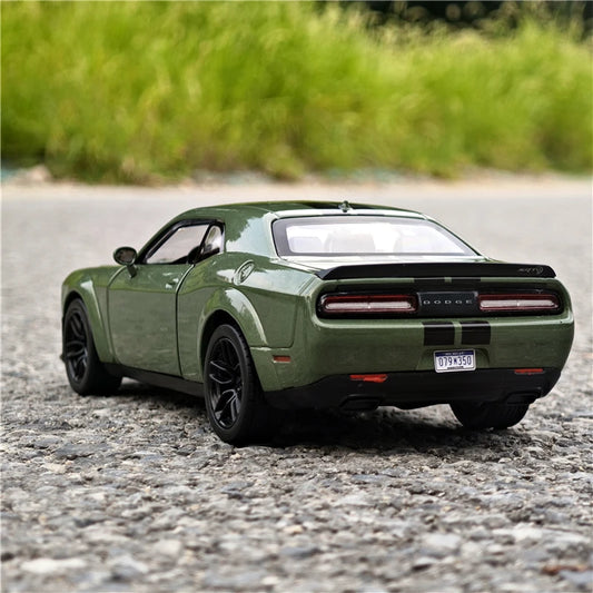 1:24 Dodge Challenger SRT Hellcat