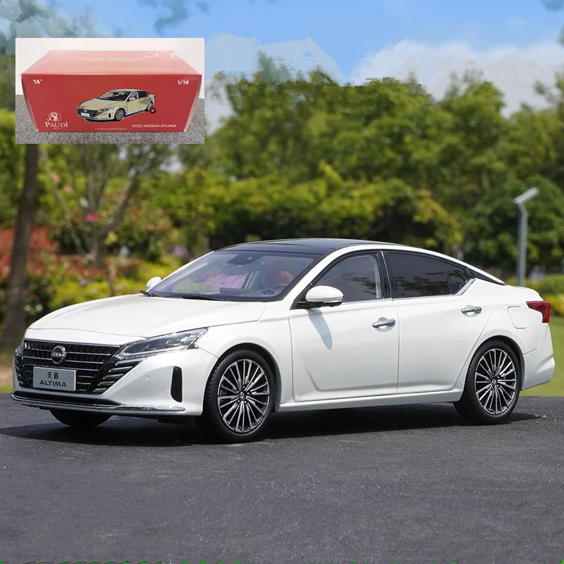 1:18 Nissan ALTIMA 2023 Coupe