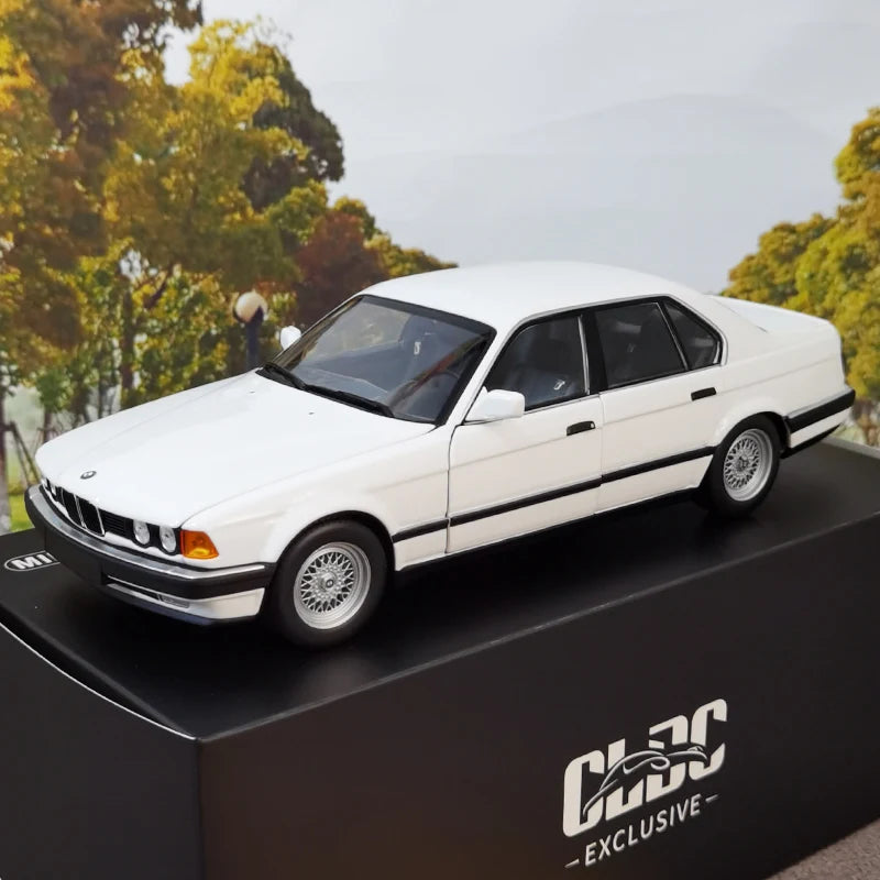 1:18 BMW 7 Series E32 730i 1986