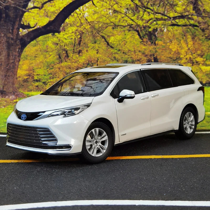 1:18 Toyota Sienna MPV