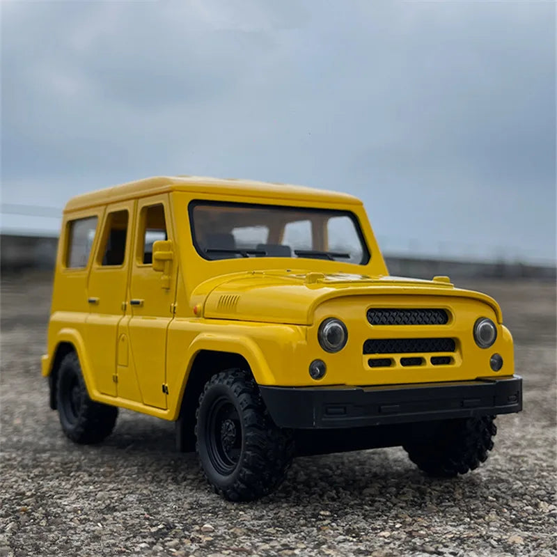 1:18 UAZ Hunter
