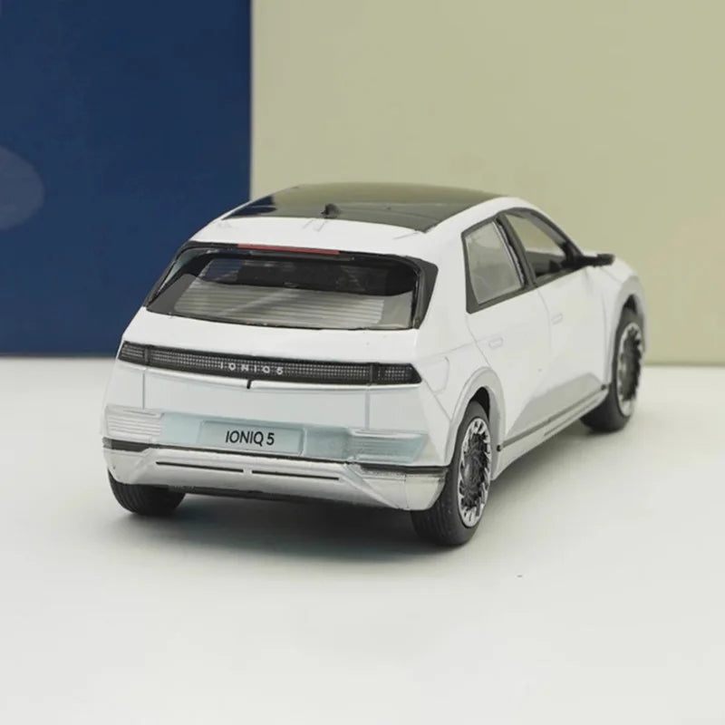 1:38 Huyndai IONIQ 5