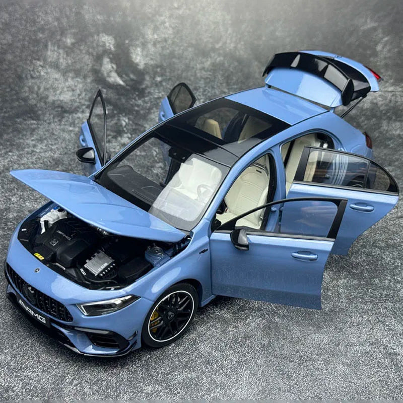 1:18 Mercedes-Benz A45 AMG