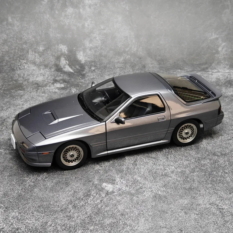 1:18 Mazda Savanna RX-7