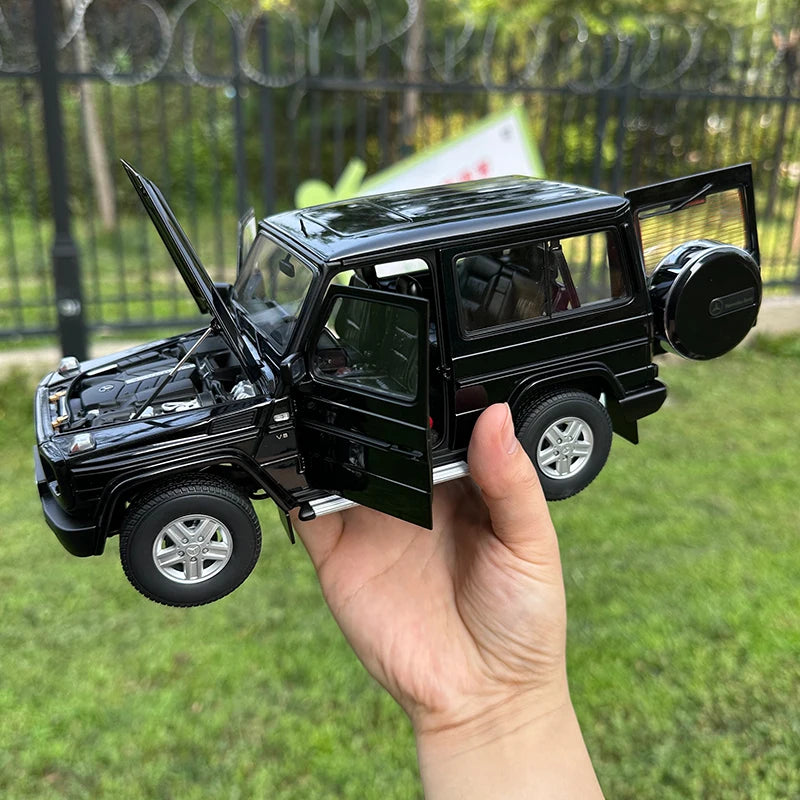 1:18 Mercedes G500 1998